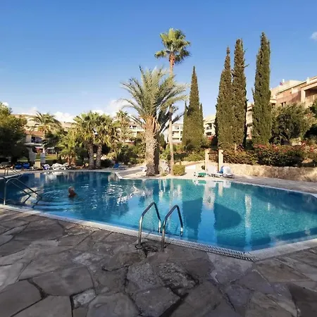 Regina Gardens - Modern 2 Bed Maisonette Holiday home