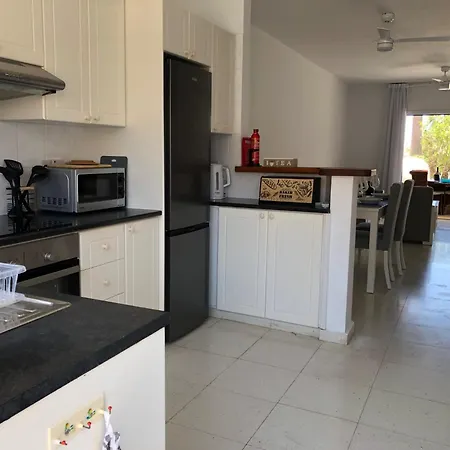 Regina Gardens - Modern 2 Bed Maisonette * Paphos